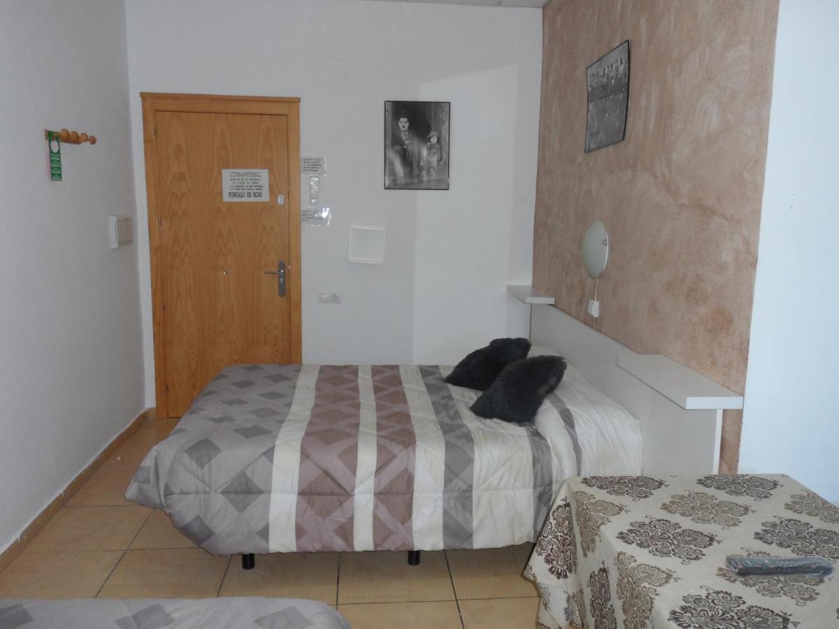 Hostal Via Del Caminante Madrigalejo 外观 照片