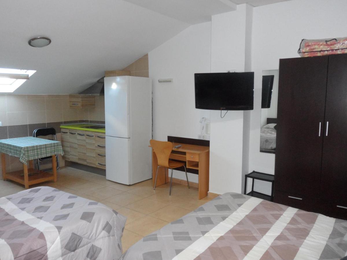 Hostal Via Del Caminante Madrigalejo 外观 照片
