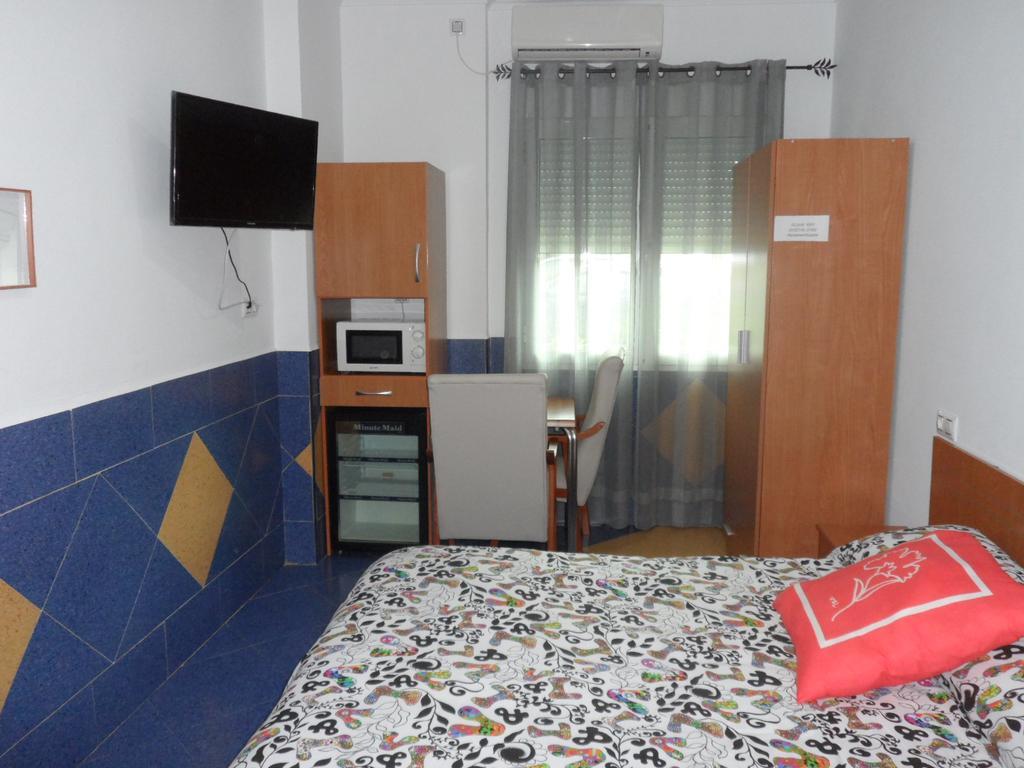 Hostal Via Del Caminante Madrigalejo 外观 照片