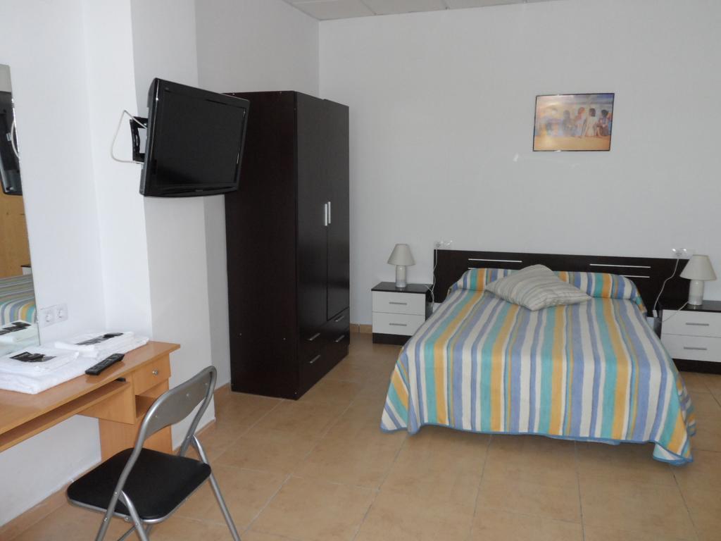 Hostal Via Del Caminante Madrigalejo 外观 照片