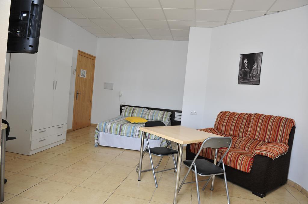 Hostal Via Del Caminante Madrigalejo 外观 照片