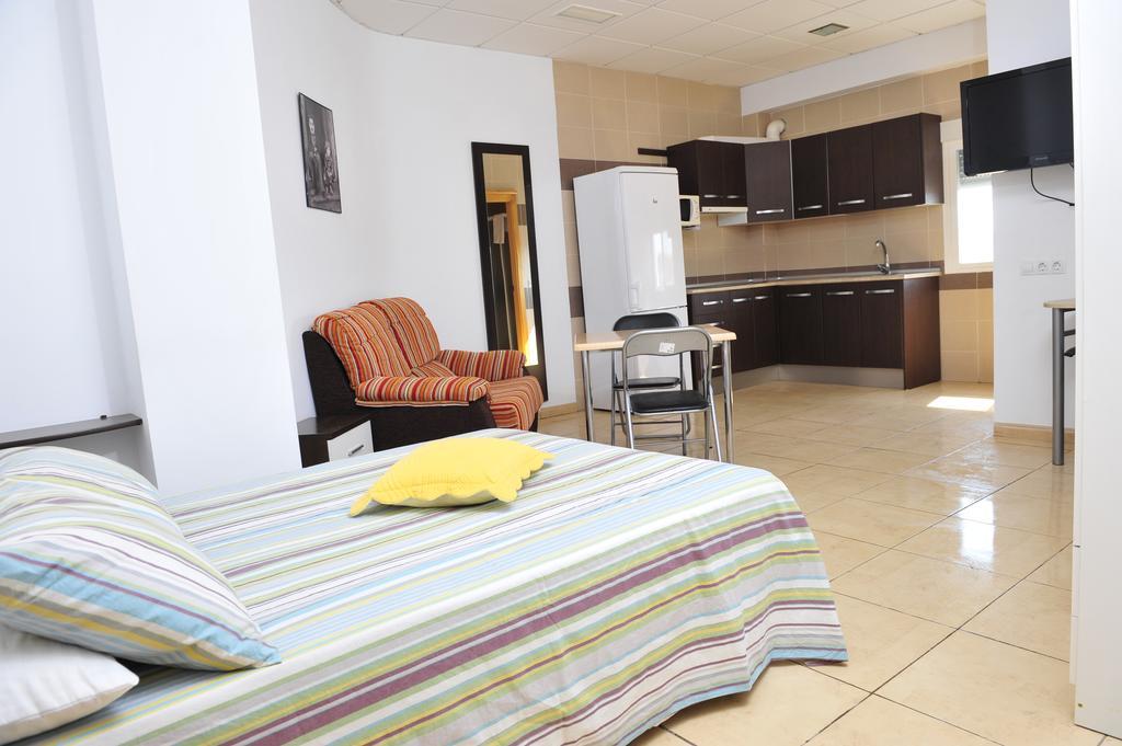 Hostal Via Del Caminante Madrigalejo 外观 照片