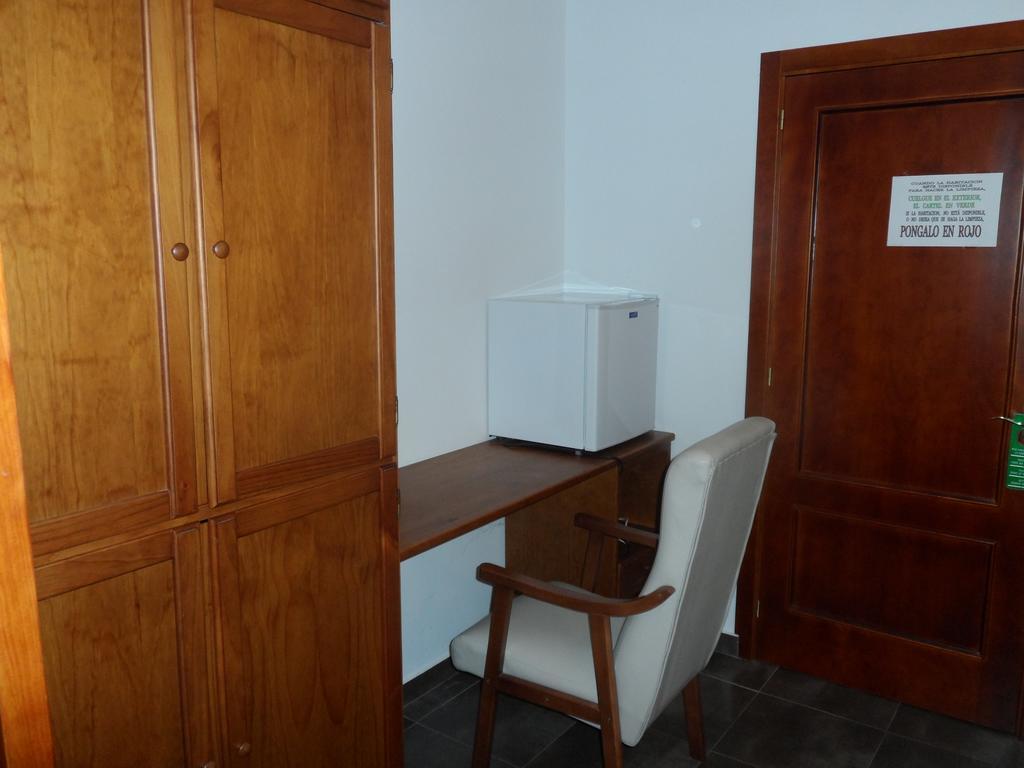 Hostal Via Del Caminante Madrigalejo 外观 照片