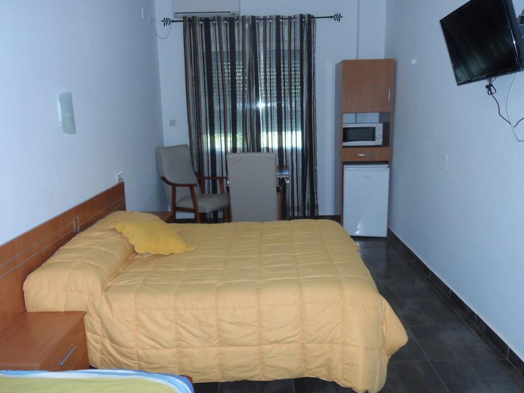 Hostal Via Del Caminante Madrigalejo 外观 照片