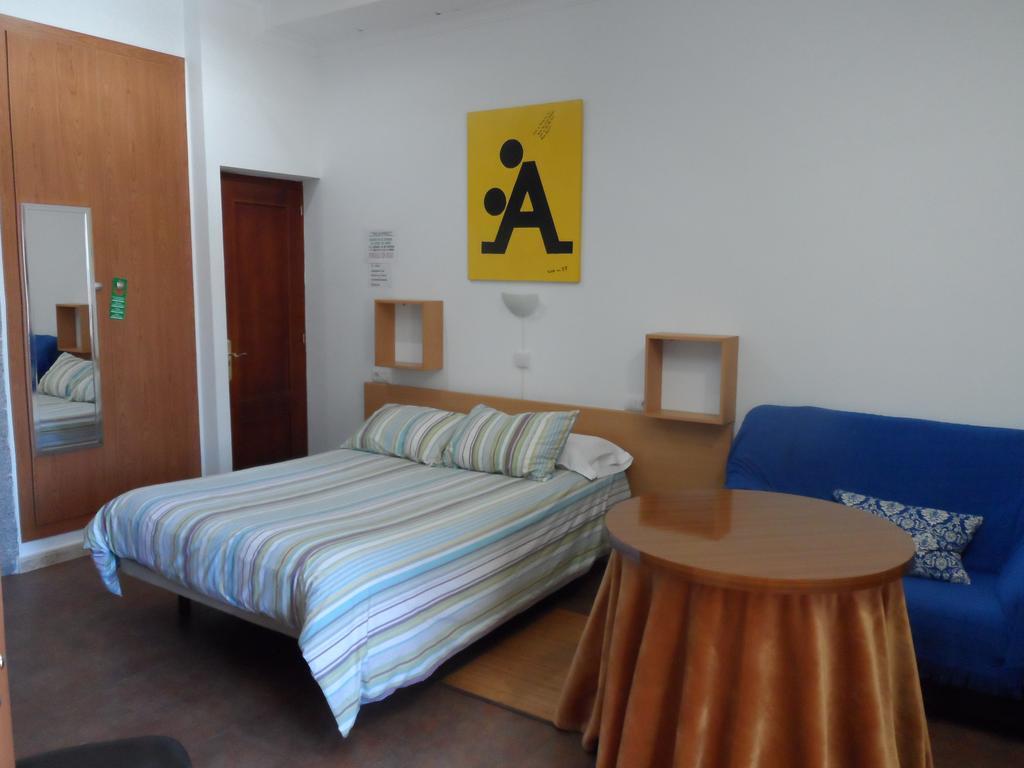 Hostal Via Del Caminante Madrigalejo 外观 照片